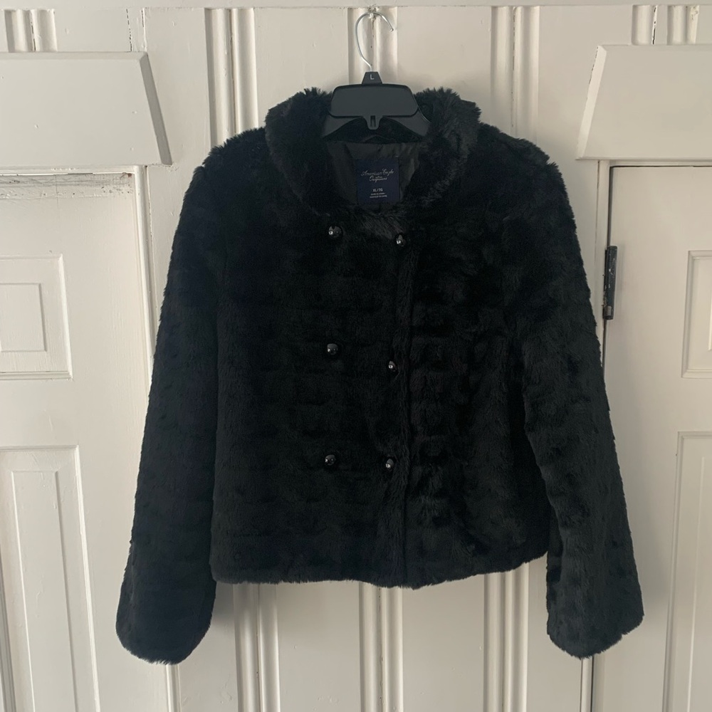 American Eagle Faux Fur color Black- size XL